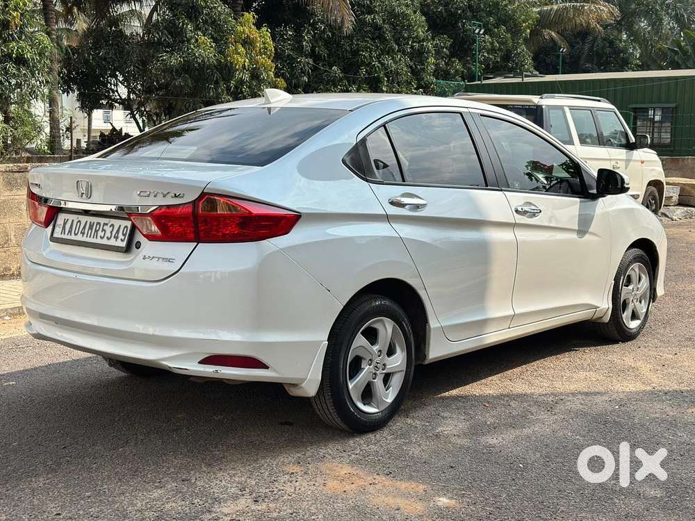 Honda City 1.5 V 5th Gen I-vtec Mt, 2016, Petrol