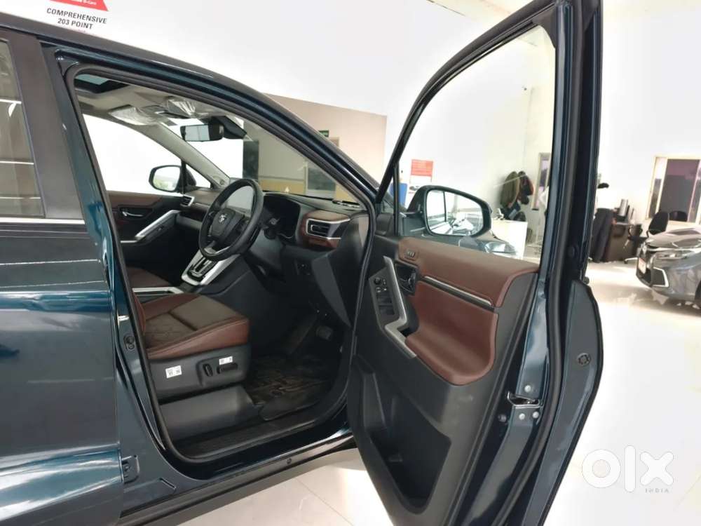 Toyota Innova Hycross 2.0 Zx (o) Hybrid 7 Str, 2024, Petrol