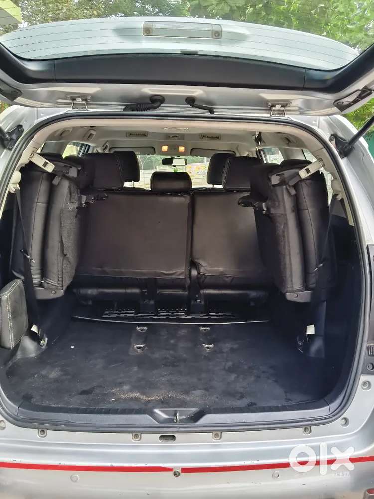 Toyota Innova Crysta 2.4g 2018 Yellow Bord