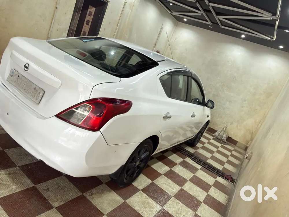Nissan Sunny Petrol Manual 89000 Km 2014