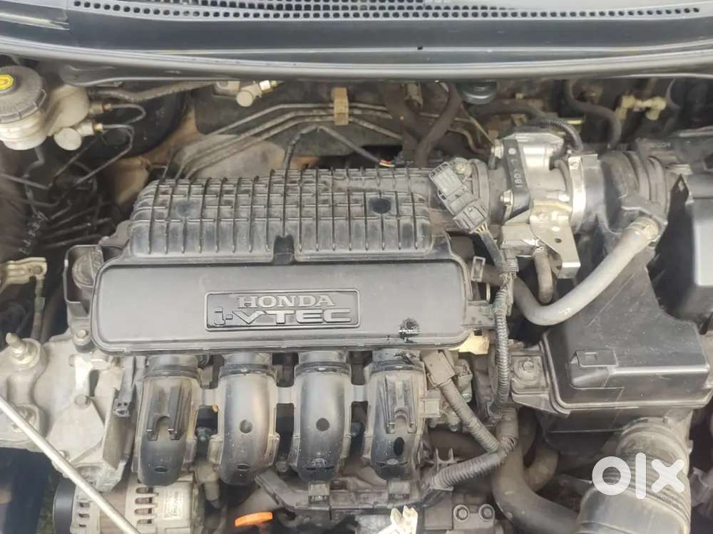 Honda Jazz 2018 Petrol 35000 Km Driven Company Service Well Maintend .