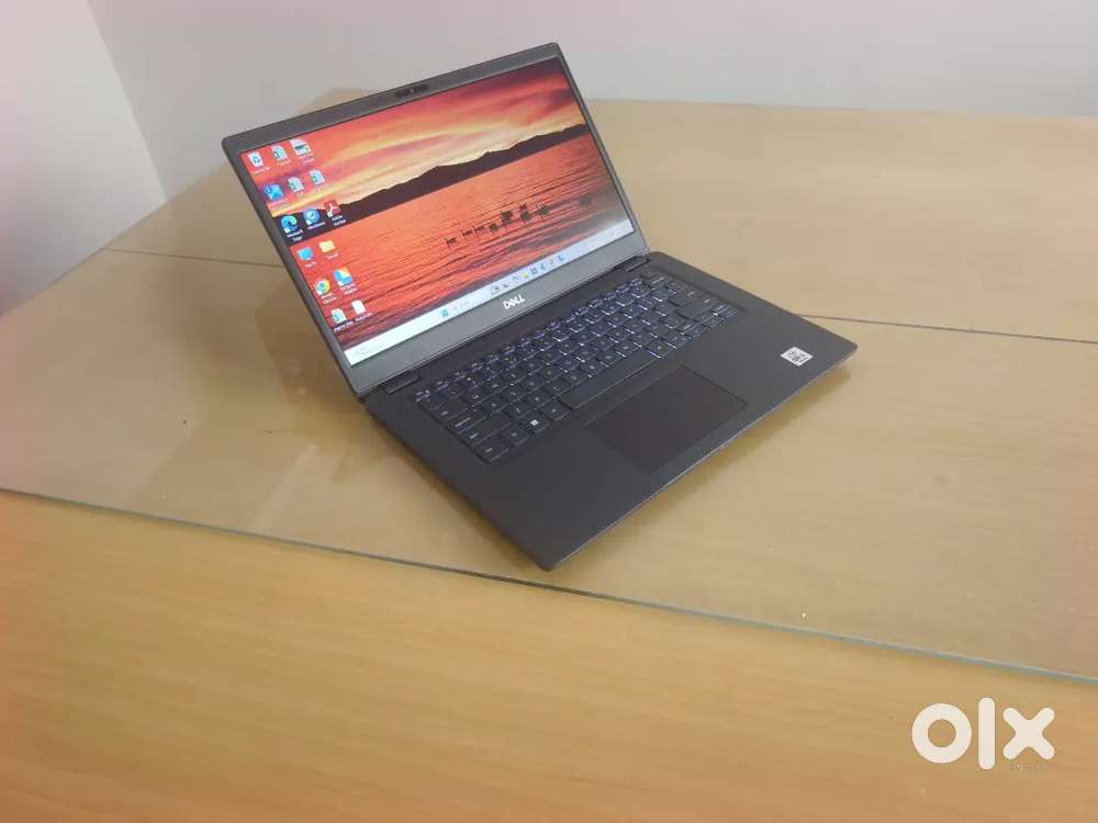 Touchscreen laptop, dell 3410, i5 10/11th Gen, 8gb ram, 256 Nvme SSD,