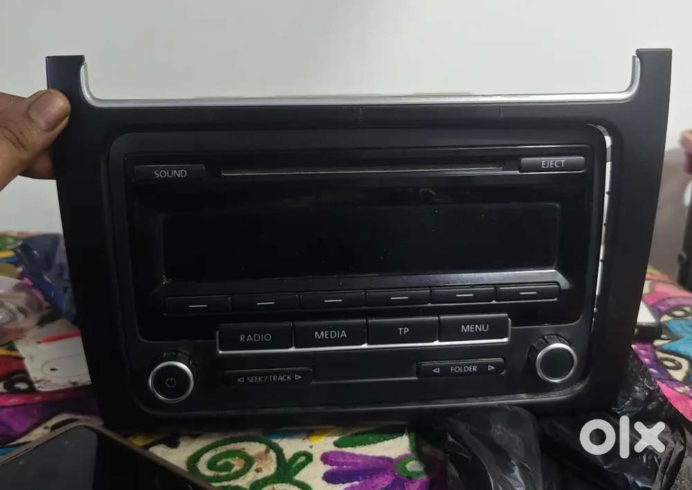 Volkswagen RCD310 car radio head unit