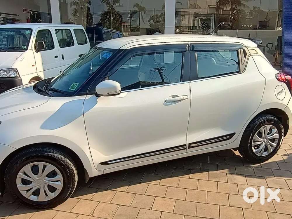 Maruti Suzuki Swift Vxi 2023