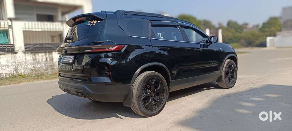 Mahindra Xuv700 Ax 3 Petrol Mt 5 Str (e), 2022, Petrol