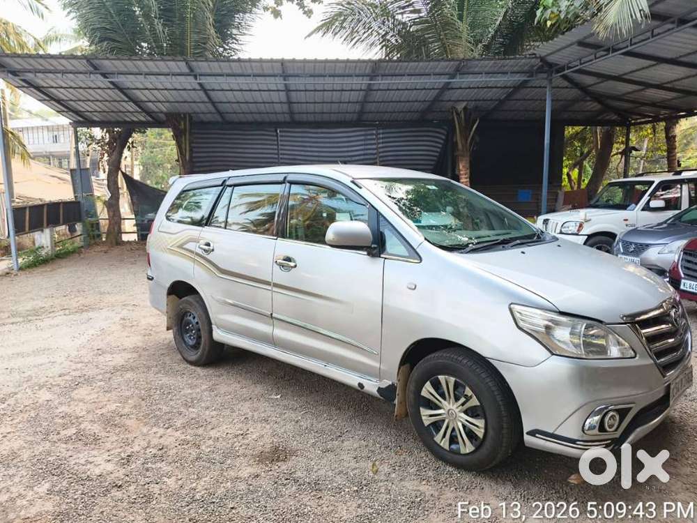 Toyota Innova 2009-2011 2.5 E 7 Str, 2011, Diesel