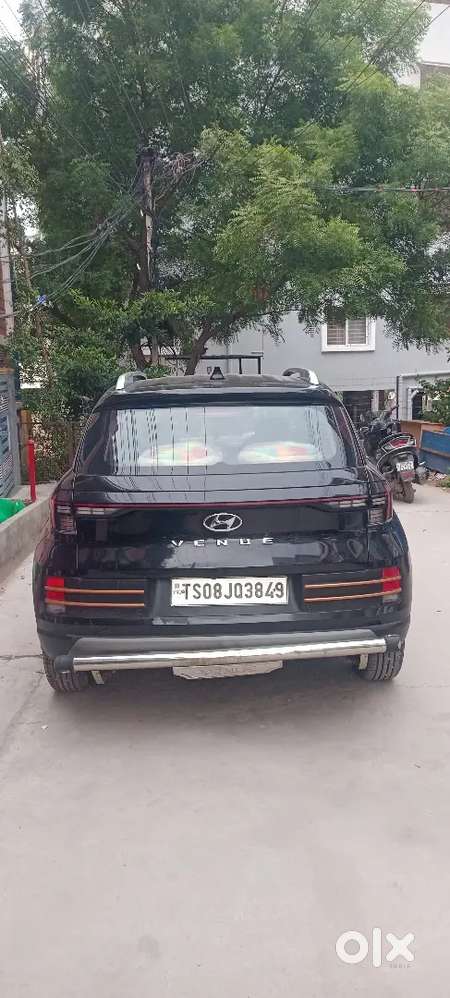 Hyundai Venue 2023 Petrol 45000 Km Driven