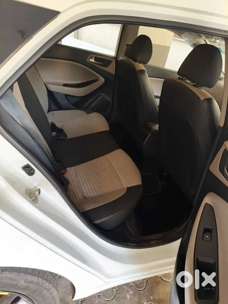 Hyundai I20 2020 Petrol 930000 Km Driven