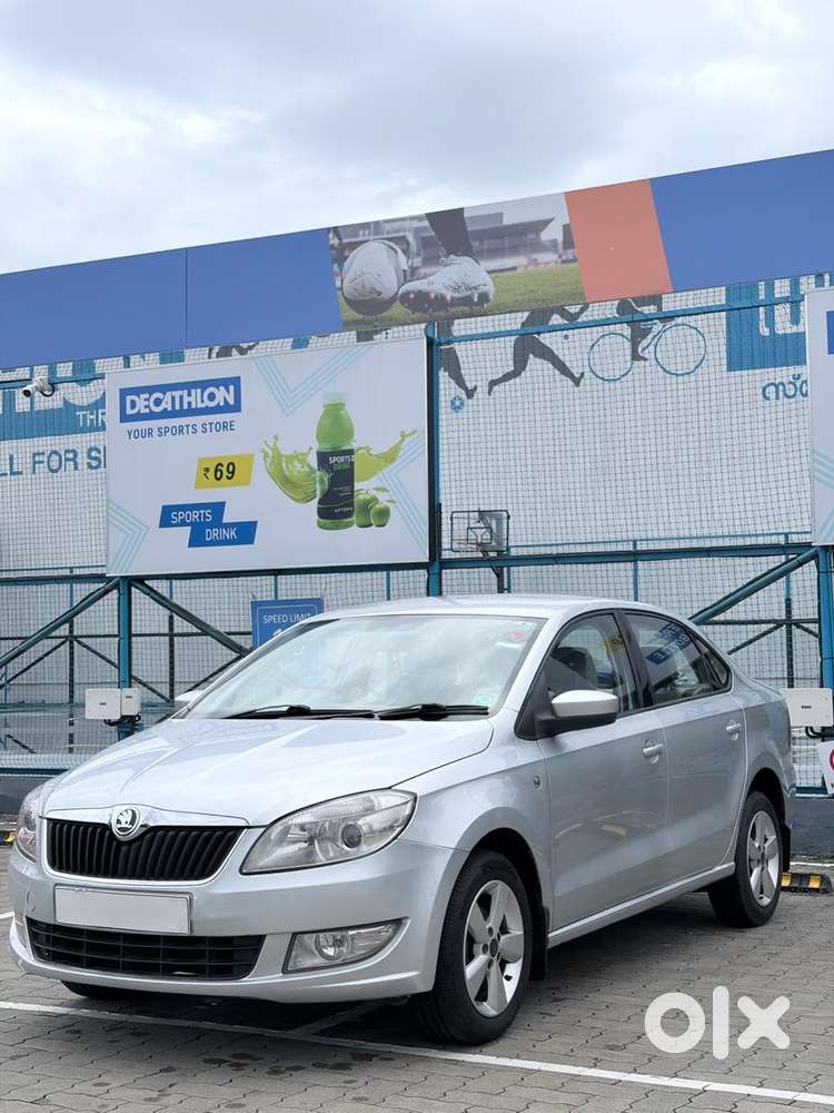 Skoda Rapid 1.6 Mpi Elegance, 2015, Petrol