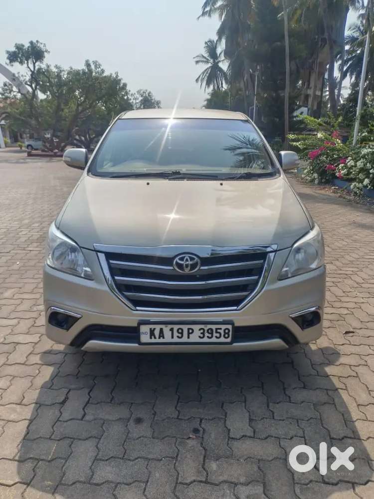 Toyota Innova 2005 Petrol 80000 Km Driven