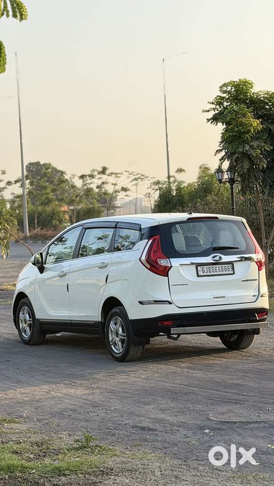 Mahindra Marazzo M6, 2018, Diesel