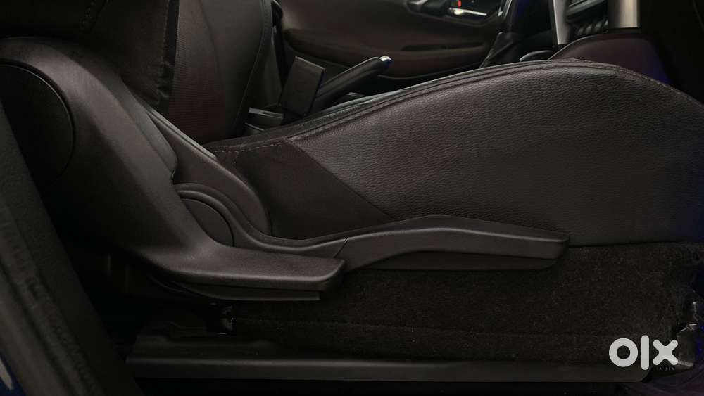 Maruti Suzuki Grand Vitara 1.5 Alpha Smart Hybrid At, 2023, Petrol