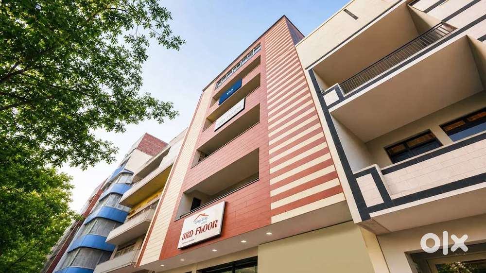 2250 Sq Ft Commercial Floor for Rent in Govind Puri