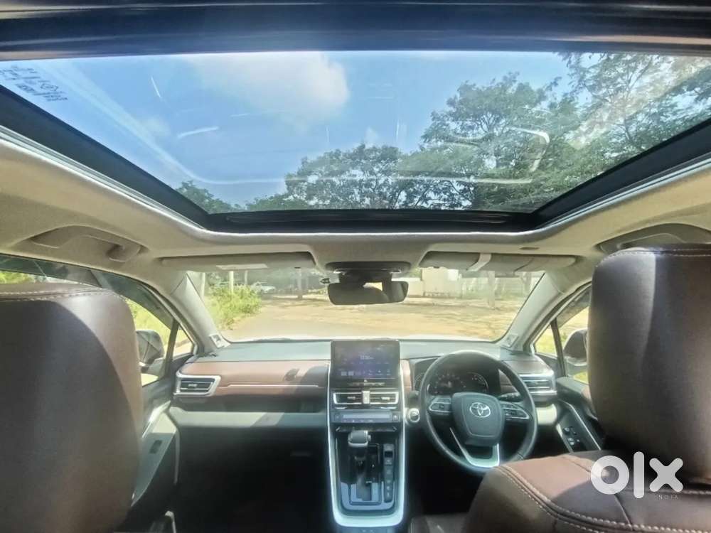 Toyota Innova Hycross 2.0 Zx (o) Hybrid 7 Str, 2024, Petrol