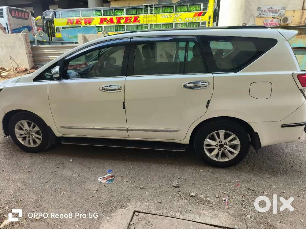 Toyata Inova Cresta 2.8 Z Aotu.