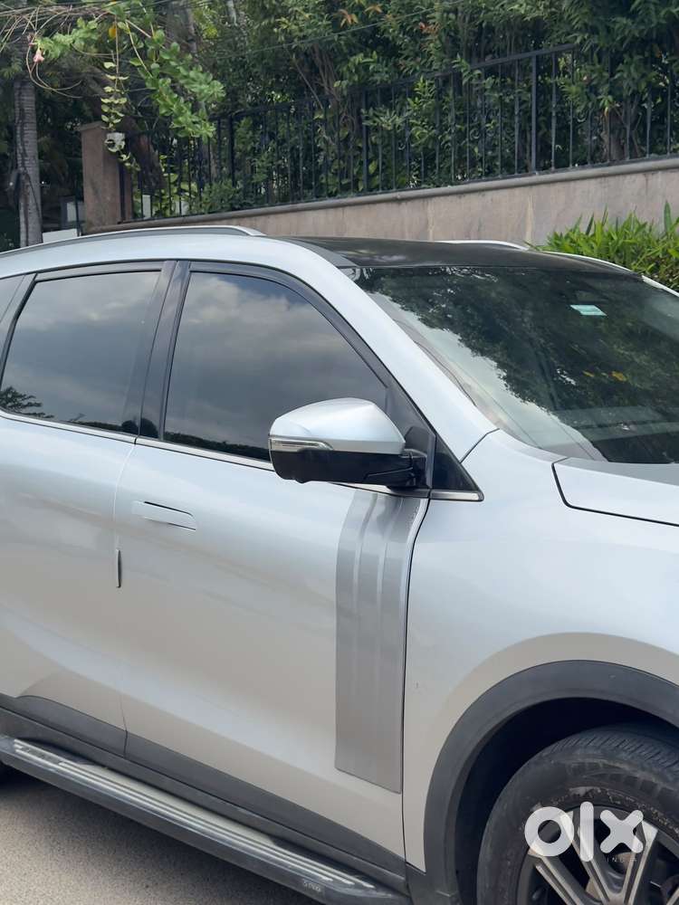 Mahindra Xuv700 Ax7l 6 Str At, 2023, Diesel