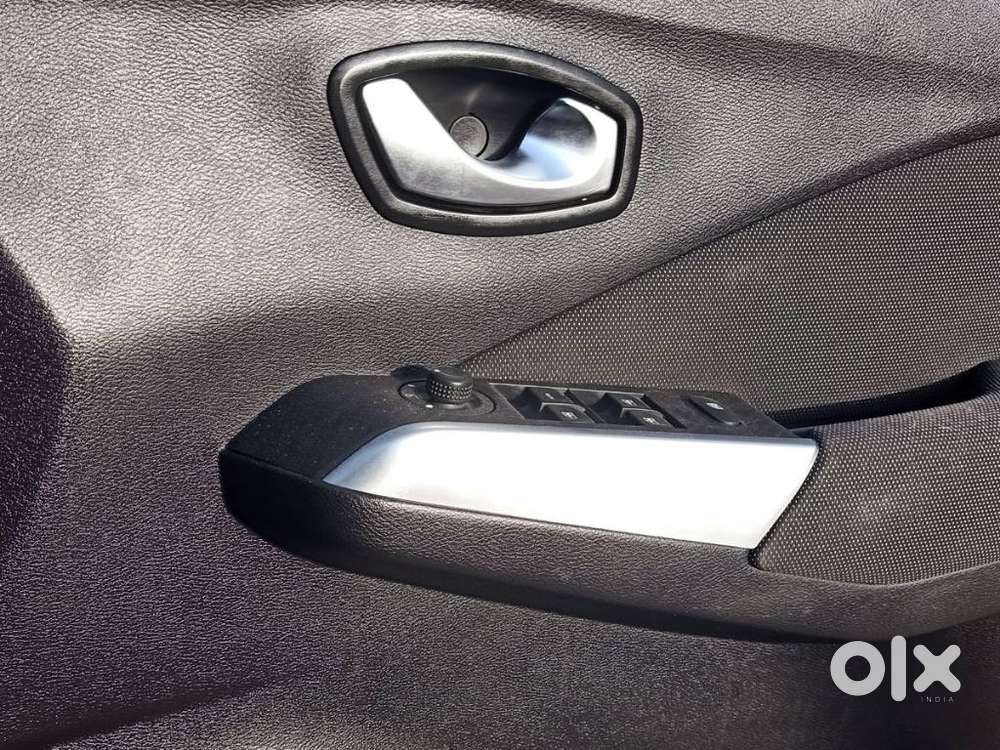 Nissan Kicks Petrol, 2022, Petrol