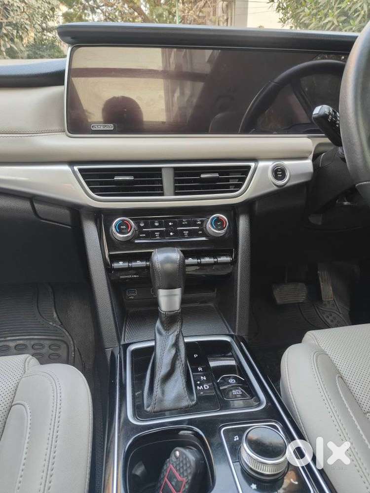 Mahindra Xuv700 2.2 Ax 7 Diesel At Str, 2022, Diesel