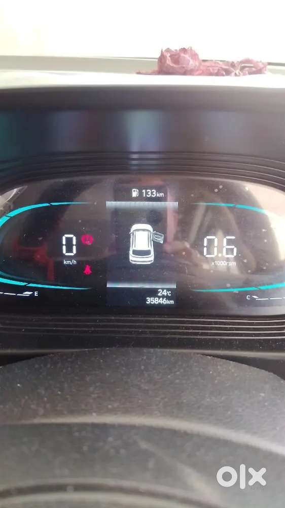 Hyundai Venue 2022 Petrol 35852 Km Driven With Subroof