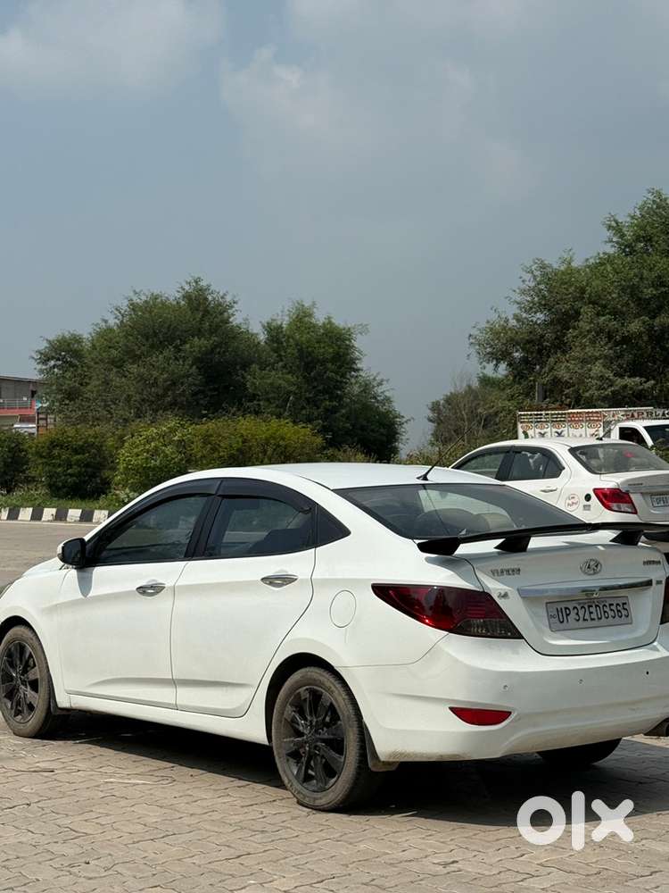 Hyundai Fluidic Verna 2012