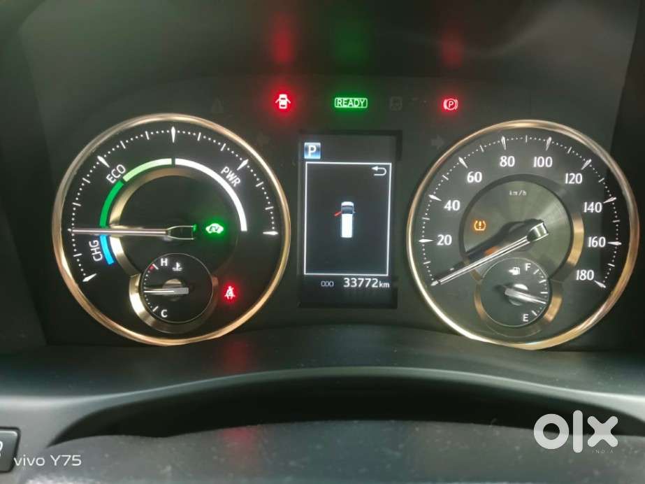Toyota Vellfire 2.5 Executive Lounge, 2021, Cng & Hybrids