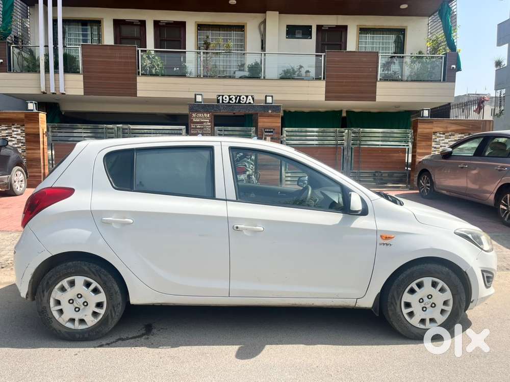 Hyundai I20 Magna Petrol 2012