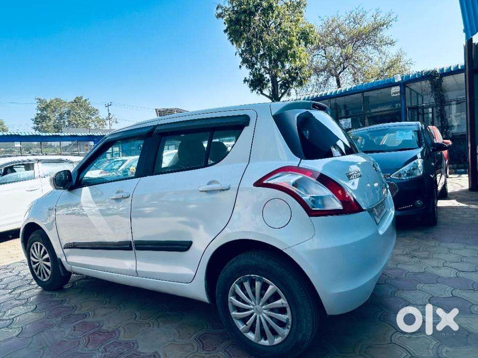 Maruti Suzuki Swift Vxi + Manual, 2016, Petrol