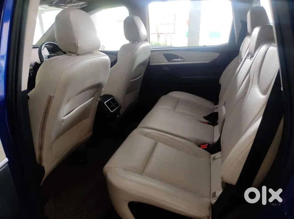 Mahindra Xuv700 2022 Petrol 47500 Km Driven