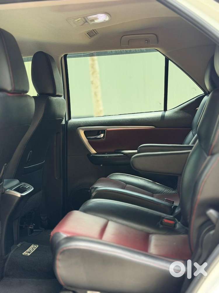 Toyota Fortuner Legender 2023