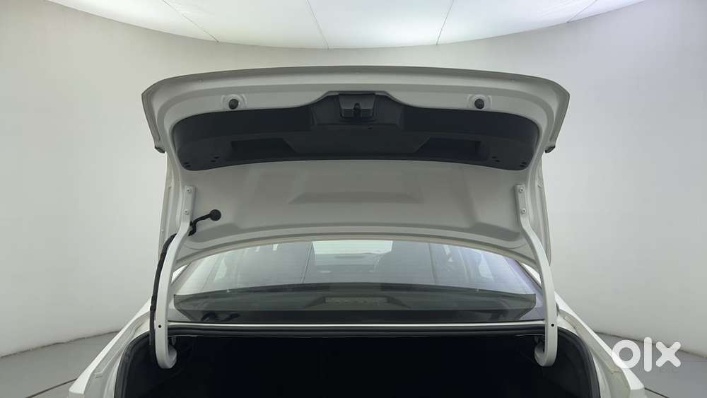 Skoda Slavia Ambition 1.0l Tsi Mt, 2022, Petrol