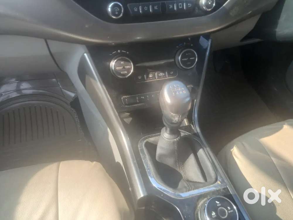 2017 Tata Nexon डीज़ल मैनुअल
