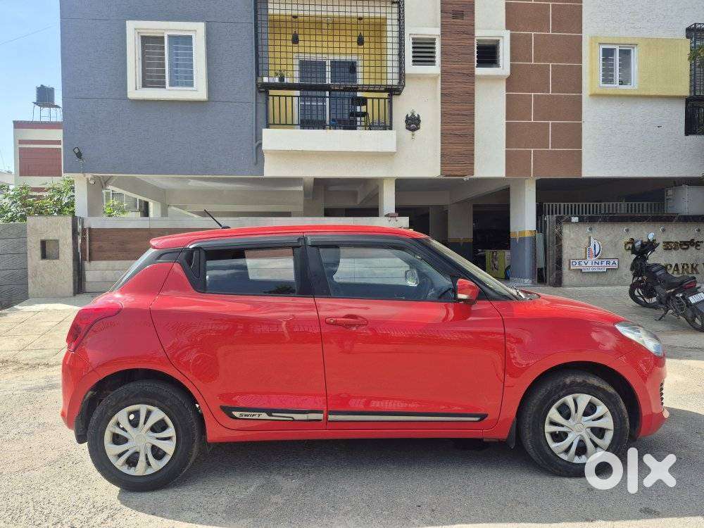 Maruti Suzuki Swift VVT VXI, 2022, Petrol