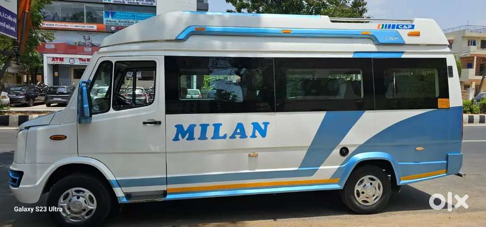 Force Moters Tempo Traveller 17 Seat