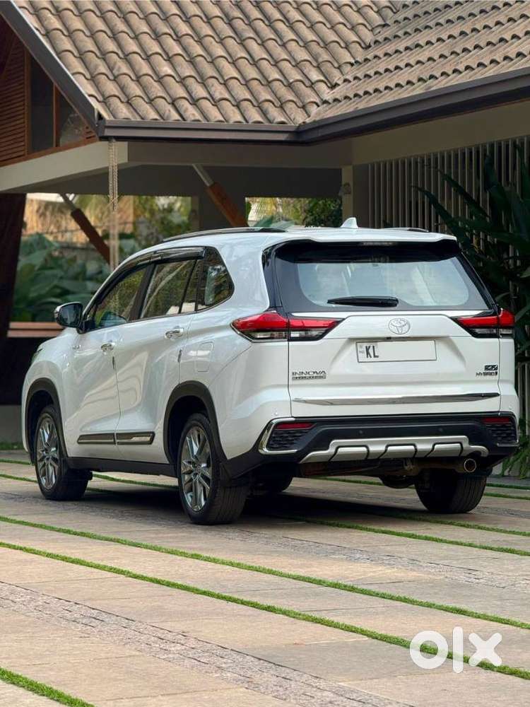 Toyota Innova Hycross 2.0 Zx (o) Hybrid 7 Str, 2024, Diesel