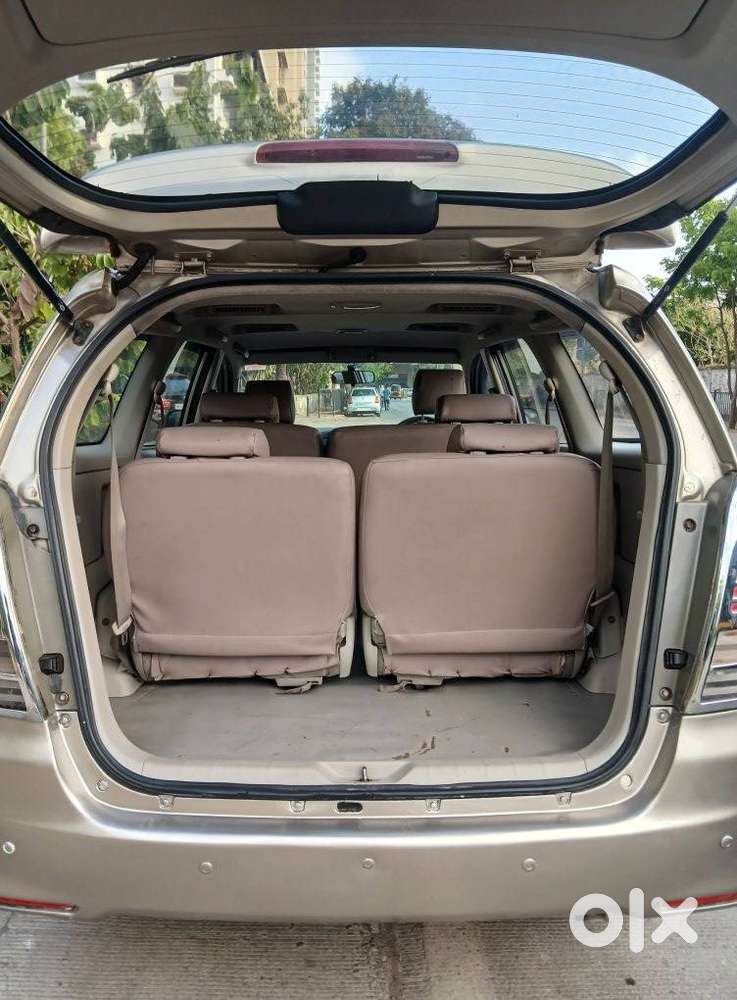 Toyota Innova 2.5 G (diesel) 8 Seater, 2011, Diesel