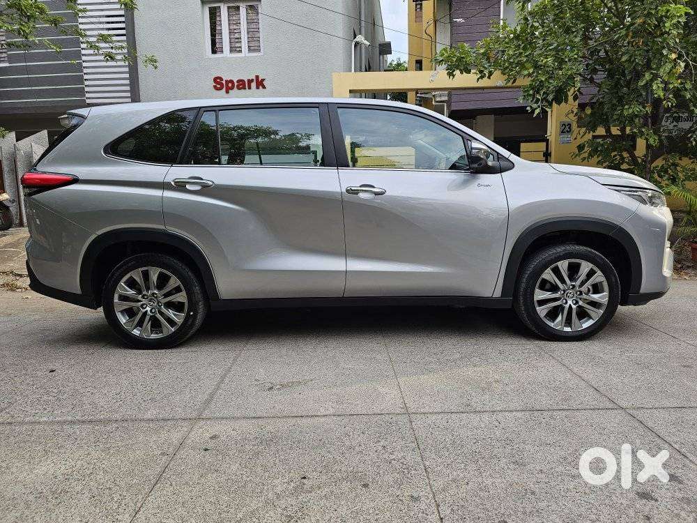 Toyota Innova Hycross 2.0 Zx (o) Hybrid 7 Str, 2025, Electric