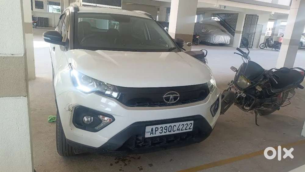 Tata Nexon Xma Automatic With Sunroof - 60,000 Km  Single Owner