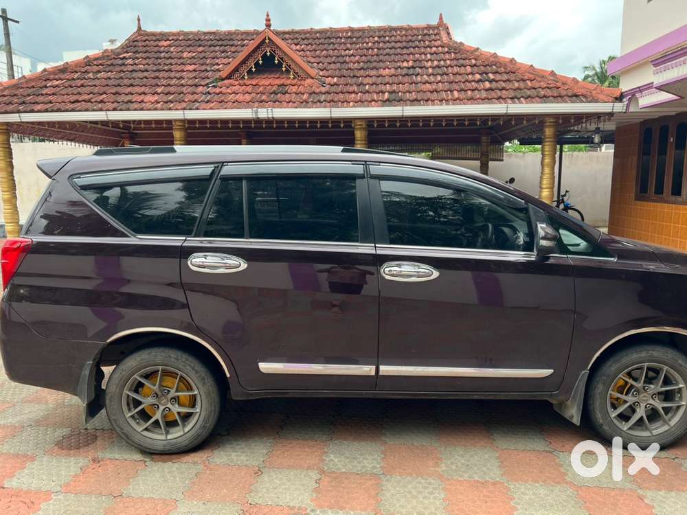 Toyota Innova Crysta 2.4 V 2016-17  Good Condition