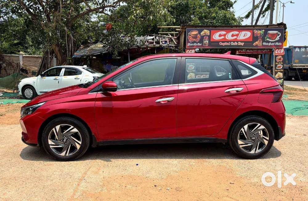 Hyundai I20 1.4 Asta (o) At With Sunroof, 2022, Petrol