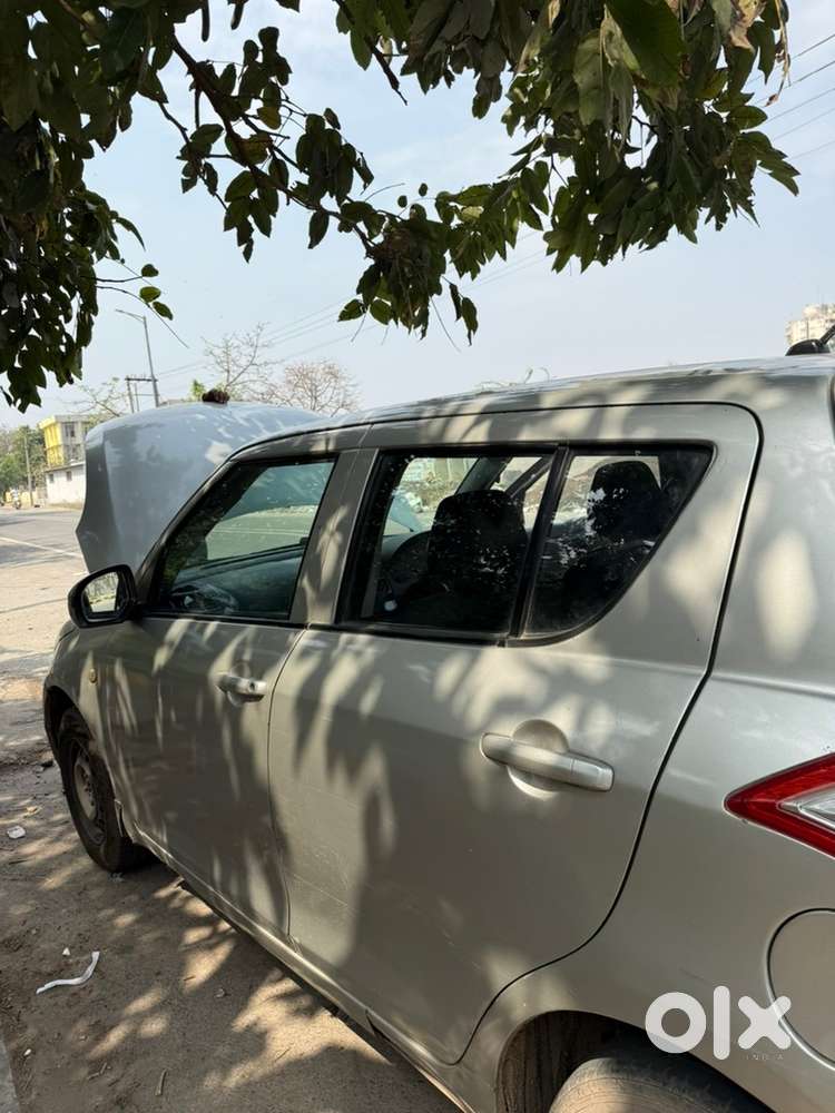 Maruti Suzuki Swift 2012 Cng & Hybrids Well Maintained