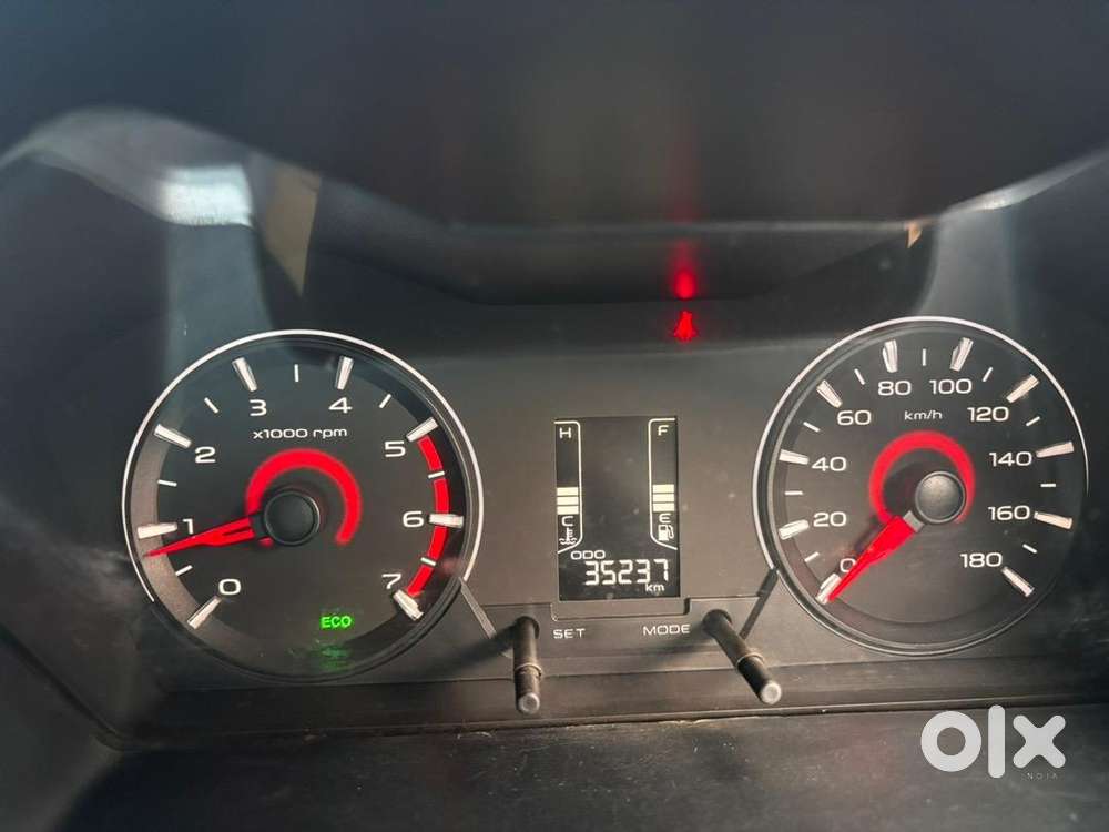 Mahindra Kuv 100 K8
