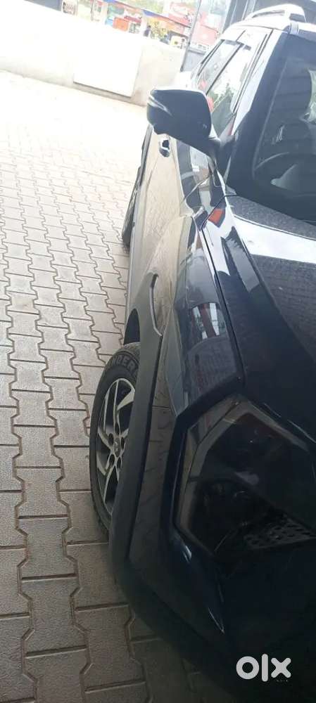 Mahindra Xuv 3xo Ax5l Mt - 2025 Petrol 1726 Km Driven