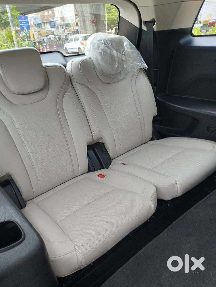 Mahindra Xuv700 2.0 Ax 7 Petrol At Str, 2024, Petrol