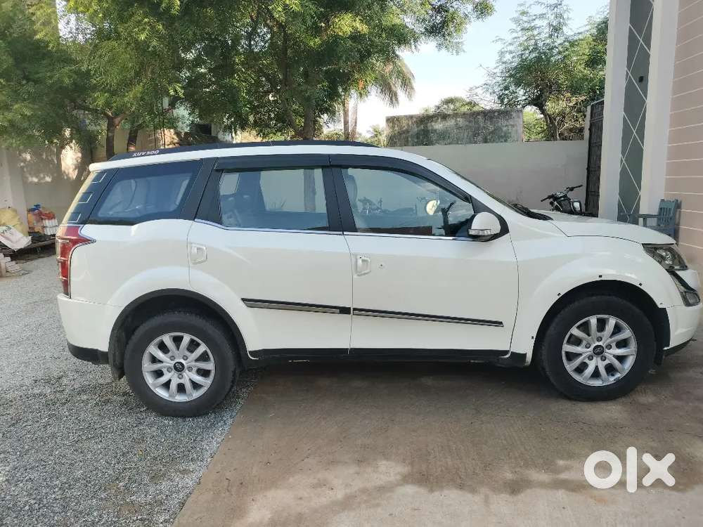 Mahindra Xuv500 W10 2016 Sunroof Diesel Well Maintained  New Tyres