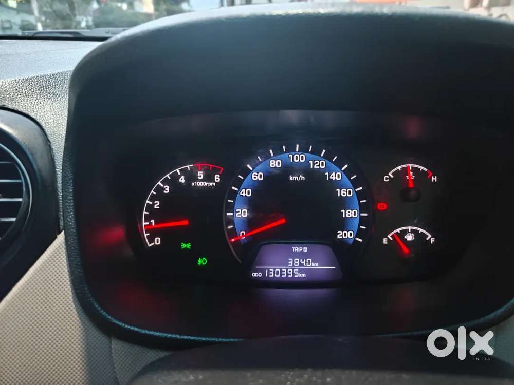 Hyundai Xcent 2015 Diesel 130000 Km Driven Well Maintained