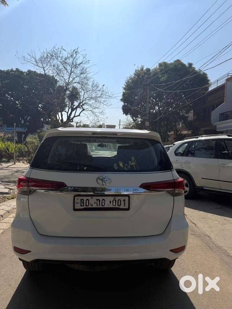 Toyota Fortuner 2018 Diesel 150000 Km Driven