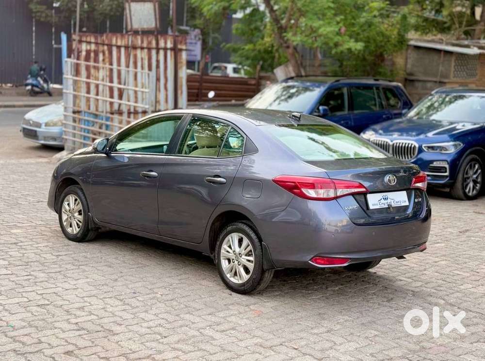 Toyota Yaris V Cvt, 2018, Petrol
