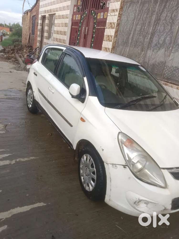 Hyundai I20 Sportz 2011 Petrol