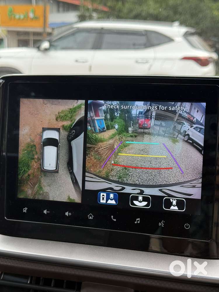 Maruti Suzuki Brezza 1.5 Zxi Plus Smart Hybrid Dual Tone, 2023, Petr..