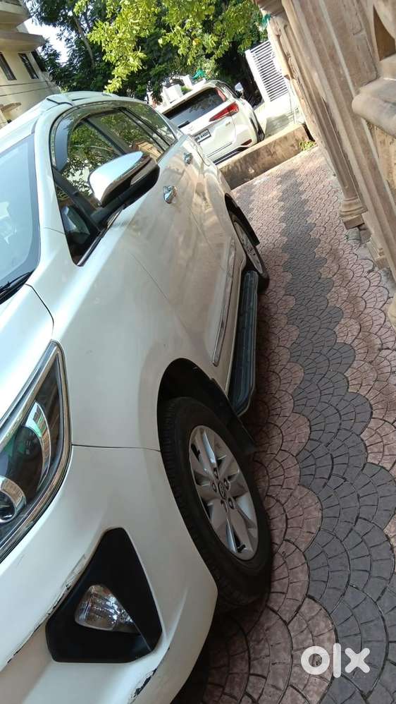 Toyota Innova Crysta 2017 Diesel Automatic